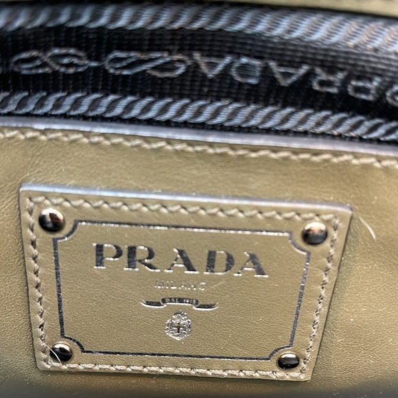 Prada tote bag - Picture 7 of 16
